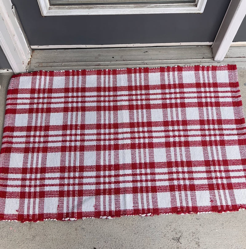 RED LAYER RUG