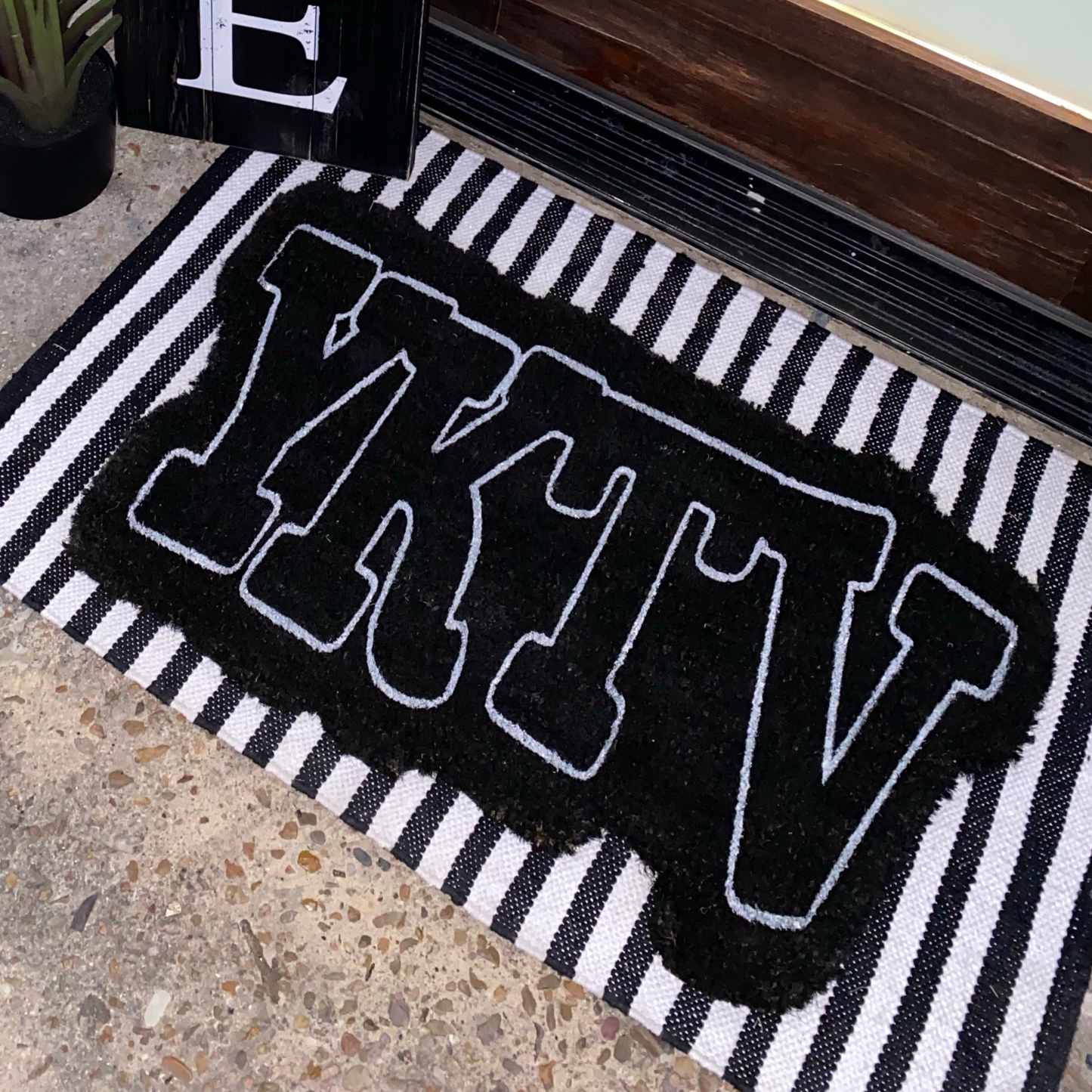 YKTV YOU KNOW THE VIBES MAT *LIMITED EXCLUSIVE*