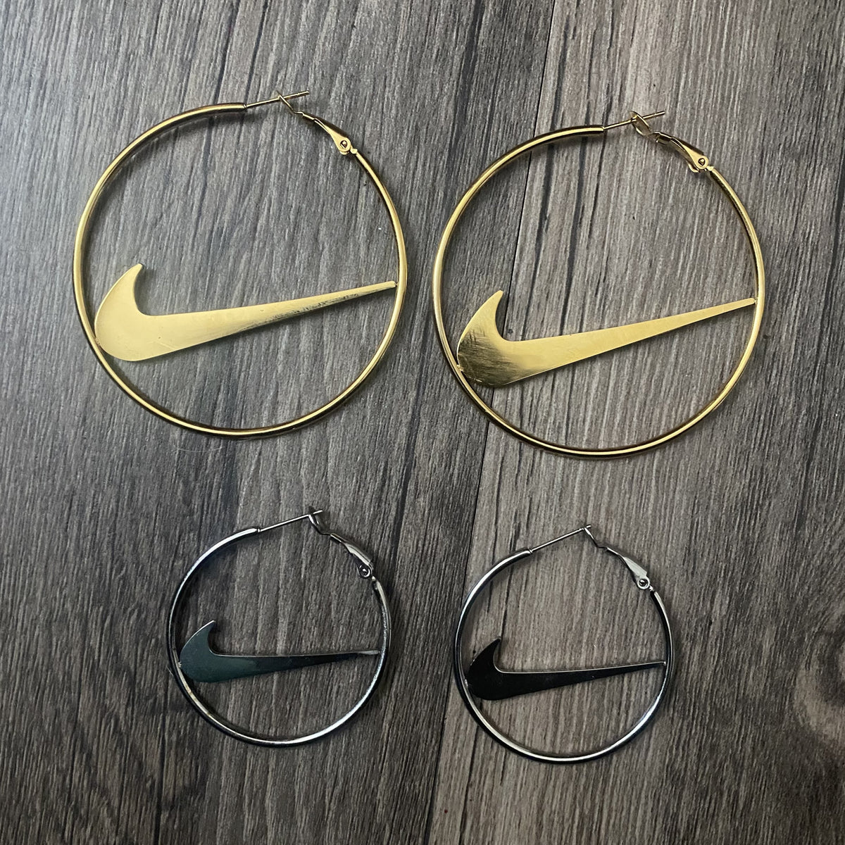 SWOOSH HOOPS EARRINGS