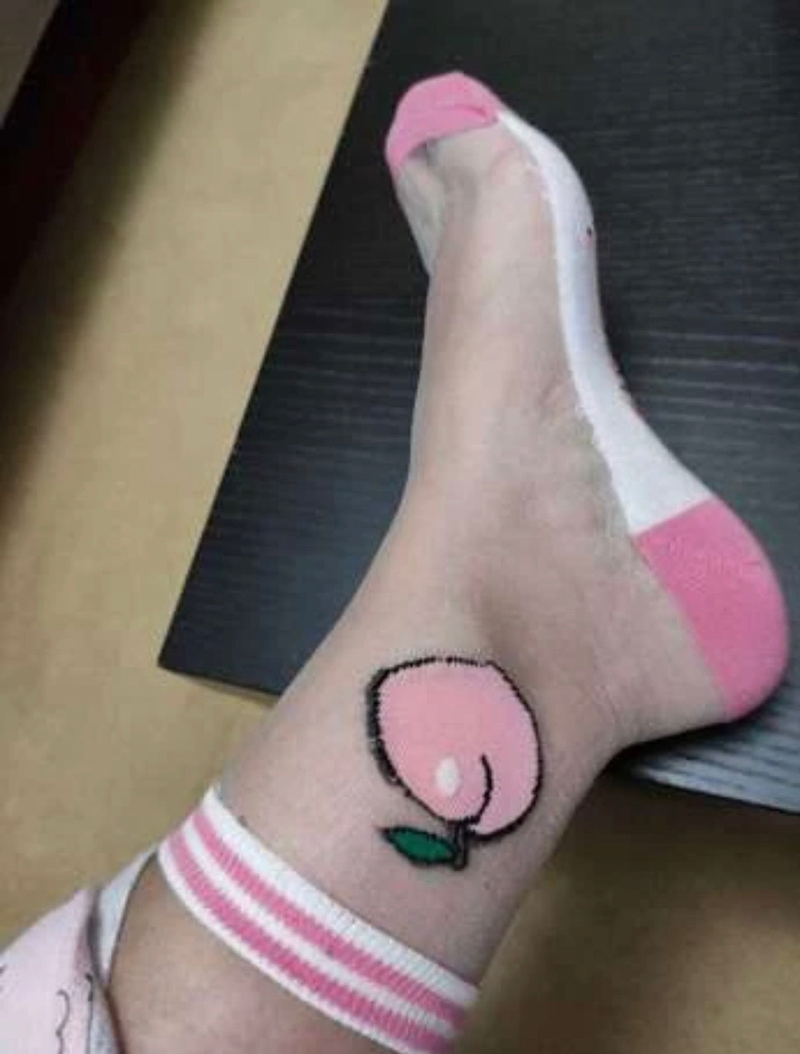 PEACHY SHEER SOCKS